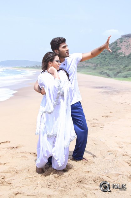 Malli Malli Idi Rani Roju